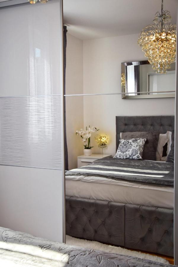 ספליט Luxurious Apartment Majda, 2 Bathrooms And Free Parking מראה חיצוני תמונה